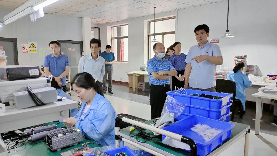 湖南省特種設(shè)備管理協(xié)會、長沙宏特公司等領(lǐng)導(dǎo)、專家一行來公司考察交流